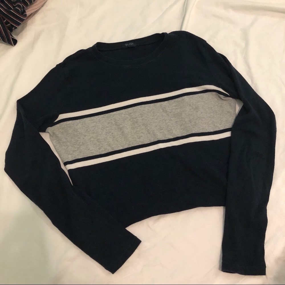 🤍SALE WORN ONCE CUTE BRANDY SWEATER🤍